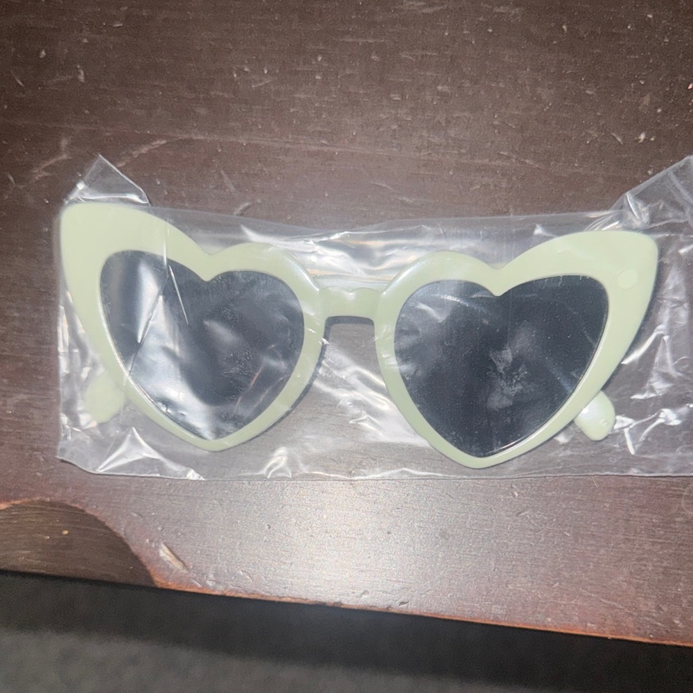 Heart-Shaped Sunglasses in Light Green